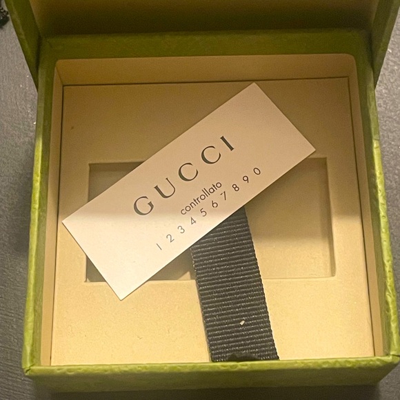 Gucci. .925 Sterling Silver logo heart bracelet. NWT. Size 18 - Picture 2 of 9
